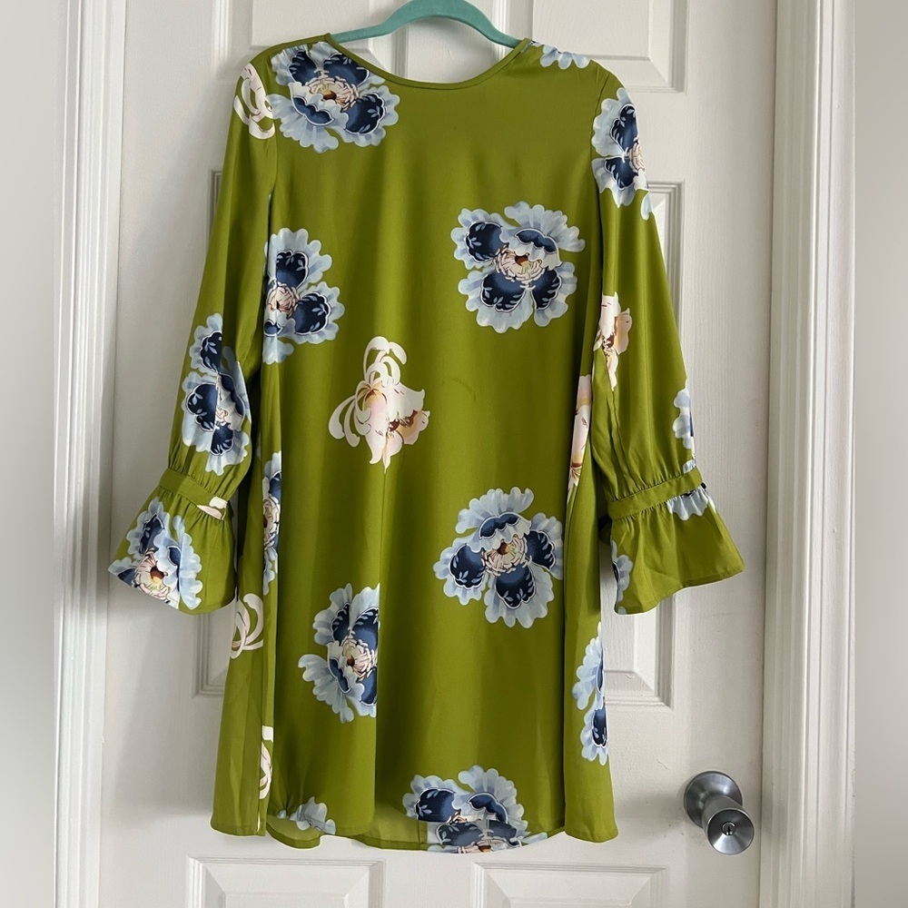 Loft Floral Shift Dress With Tie Sleeves. Feminine. Euc! Size Small.